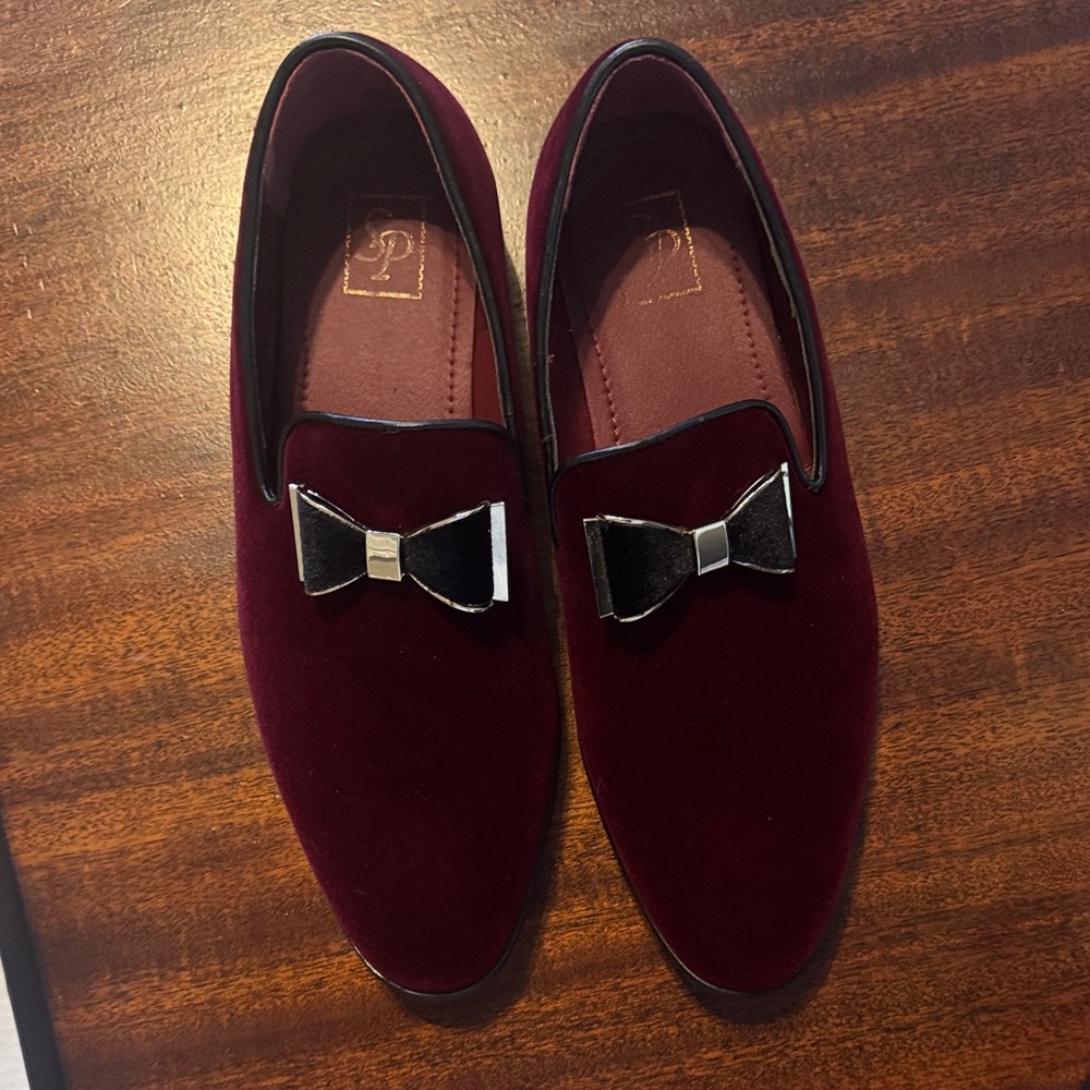 Elegant Burgundy Velvet Loafers with Bow